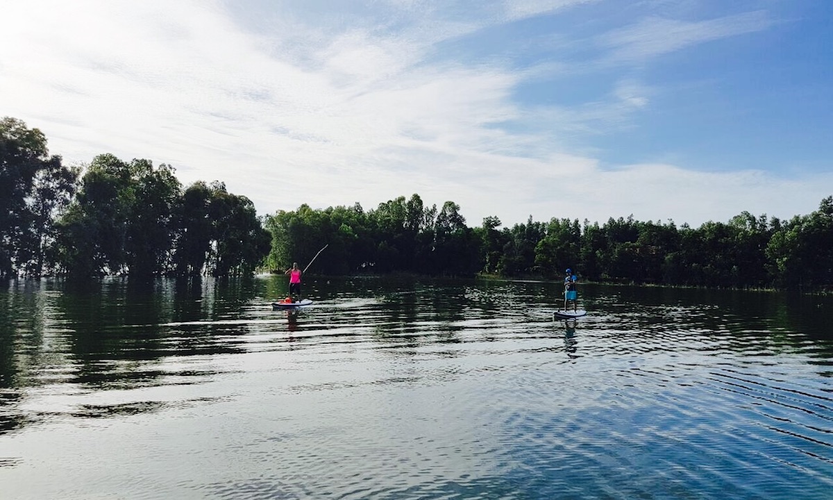 paddle boarding vietnam tri an lake 2