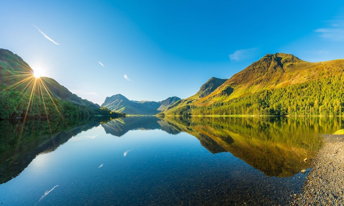 Morning view of Buttermere lake. | Photo: Shutterstock