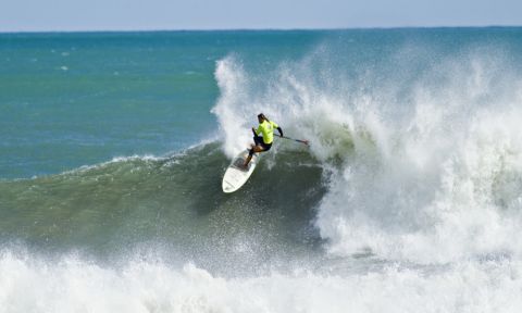 Overall leader Caio Vaz (BRA) during the SUP Surfing competition in Fiordland. | Image courtesy of Cory Scott