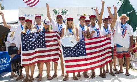 Team USA celebrating on the podium after winning the World Team Champion Trophy and Gold Medal. USA’s six individual Gold Medals were enough to dethrone the reigning champions Australia. | Photo: ISA/Ben Reed