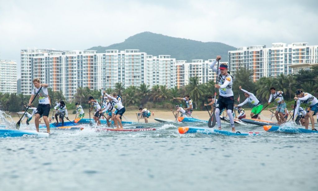 The 2018 Men’s SUP Distance Race hits the water in Hainan, China. | Photo: ISA / Pablo Jimenez